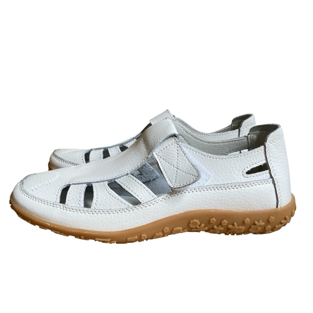 White leather mocassins sandals ajustable hook & loop closure strappy design 37